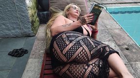 madastra seduz seu entiado com sua bunda enorme seu. irmaozinho virgem punheteiro fica espiando foi aquele sexo em publico cons 2 entiado