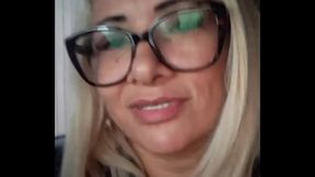 Fazendo o motorista de aplicativo esporrar na minha m&atilde_o em frente a minha casa