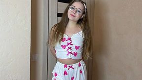 Guy sneaks into bed with his step-sister’s hot young girlfriend and loses control