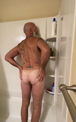 After sexting with a hot stud who is planning to fuck me in his sling, I needed to release some tension in my excited hole.