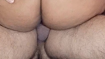 Comi a vizinha com direito a gozada na cara