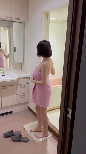 Japanese model flaunts her sexy big tits