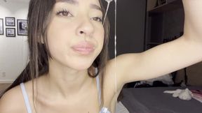 Latin babe Julie Oliver deep throats cock in a steamy shower