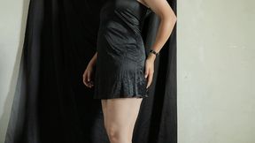 ngintip cewek ini ganti baju aja udah cukup buat bahan coli , bodynya menggoda. try on haul my new sexy satin dress