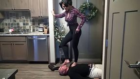 Zephy world goddess trampling