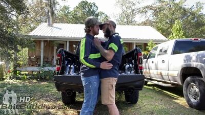 Two redneck gay chaps are fucking out in the open