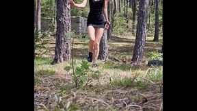 Una bella pisciata nel bosco