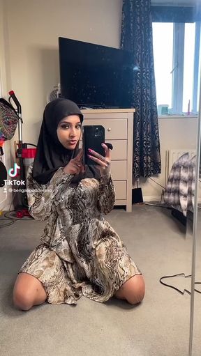 Islamic woman in camo