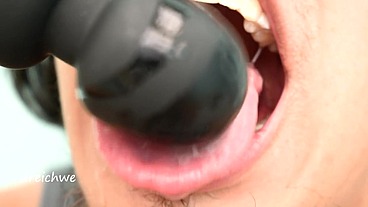 Electric domi on my tongue