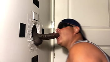 BISEXUAL BBC AT GLORYHOLE