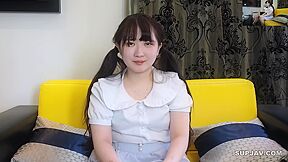 The Former Idol Who Fell Down In The Ground! She Cum Inside Of A Pie Paned Cunt! Akari, 20 Years Old, Is Trying Her Best Even If Her Life Is Unhappy!