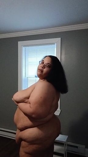 Stuffing My Face with Cupcakes While Naked