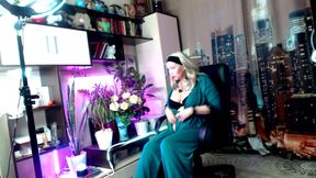 My wife is a cool webcam slut-16 .!. )) A mature slut charmingly masturbates in a private chat, indulging in lesbian fantasies..