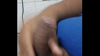 Gordinho se masturbando