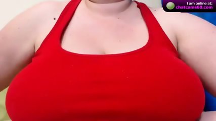Brunette Bbwflorence masturbates on webcam