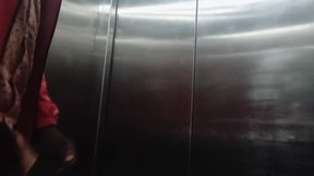 tamil delivery boy flash in lift