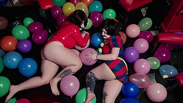 Double pomni ballooon popping