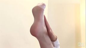 Cherry enjoy'_s the heeling touch!