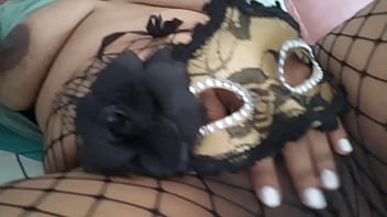 LO TENGO !! NUEVAMENTE MI NUEVA MADRASTRA HACIENDO TRAVESURAS CON SU CO&Ntilde_O Y TETAS , QUE RICA AMATEUR CASERO