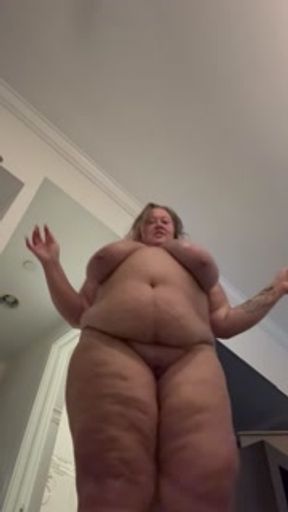 Giantess BBW towers over you face sitting bbw