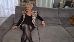 Stepmom's Expert Guide to Eating Pussy