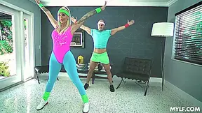 Gets Fucked Through The Hole In Her Yoga Pants - Blondie Bombshell And Duncan Saint
