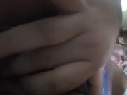 safada não aguentou de tesão e se masturbou no sofá