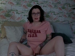 Bettie Bondage – Mom Needs Your Help