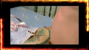 me aburrio el gordito del aire me pedi una pizza y me recoji al repartidor , la pizza un asco el repartidor un muerto pero por lo menos es algo en el culo .....