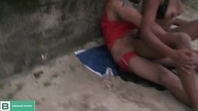 Casal transando na areia da praia de Fortaleza Cear&aacute_.