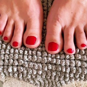 Fresh nails - Polish nails - Red nails - Beauty Care - footfetishfashion