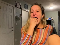 Masturbating loving babe solo toy plays with enthusiasm