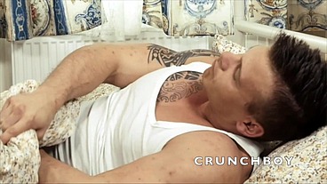 HETERO BAISE SON POTE GAY EN MODE BAREBACK JUSTE POUR SE VIDER LES COUILLES
