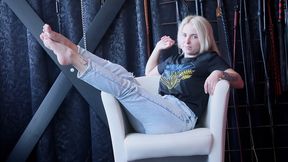 Natural Blonde Cutie And Her Sneakers (HDTVWMV) – Juliette