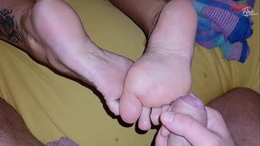 Hot milf'_s heels were drenched with cum