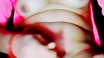 Amateur Latina masturbates and cums