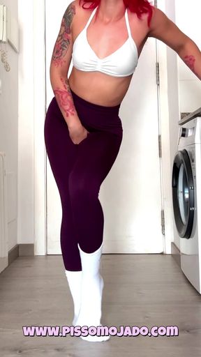 Teen Wetting After Gym: Got Home Desperate To Pee &amp; Pissed My Leggings