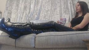 Relaxing and ignoring you pig (AVI)