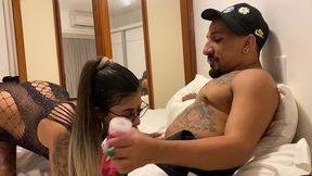 e os dois amigos ficou o dia todo comendo essa gostosa com ah nao no quis no pelo