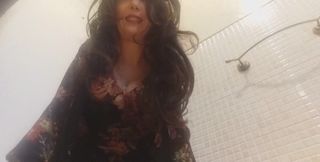 Monia Whore, Goes to the Theater and...an Unmissable Story