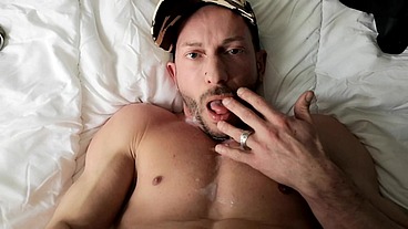 Nils Angelson eating his own cum