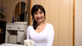 H080G01 A mature woman with a cute appearance, a anime voice, and above all, big breasts stand out, and a once-in-a-lifetime fir