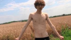 Czech Hunter: Czech dude reality handjob outdoors