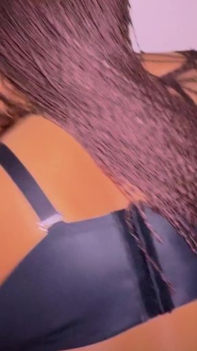 Young brunette with big tits that I met on Tinder fucks me in her living room!! What a delicious squirt!   Clip 1