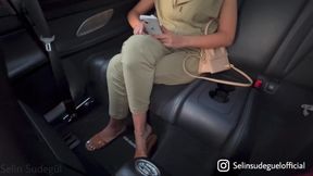 FAKETAXI!  Turkish Student cant pay her Uber for the Ride!