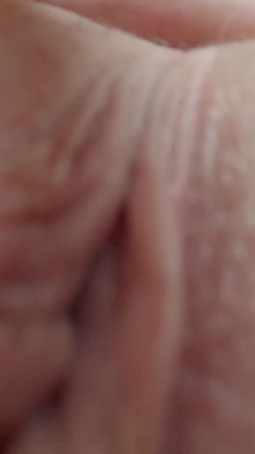 Giantess Receives a Valentine's Gift