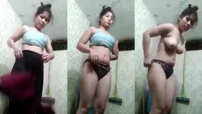 Chakma meye taar premik ke khushi korar jonno gosol korar shomoe akti MMS video toiri korlo