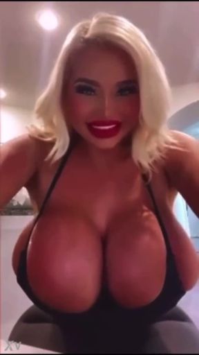 Huge-titted bimbo gets tit-worshipped