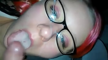 Le acabe en la cara