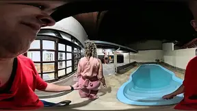 Executive GF gives sultry suck and bangs client in empty home